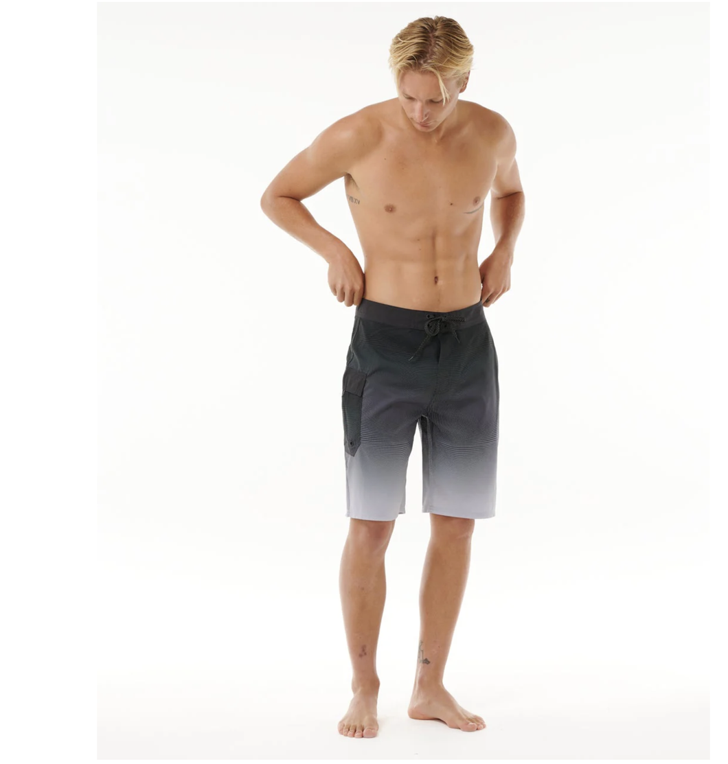 MENS SHOCK BOARDSHORT 21