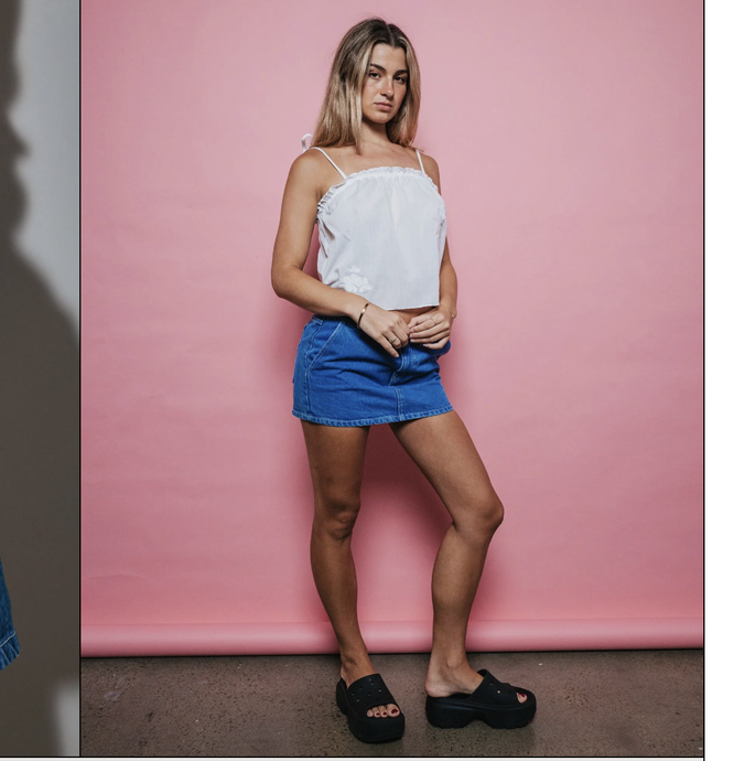 BILLIE LOW RISE DENIM MINI SKIRT