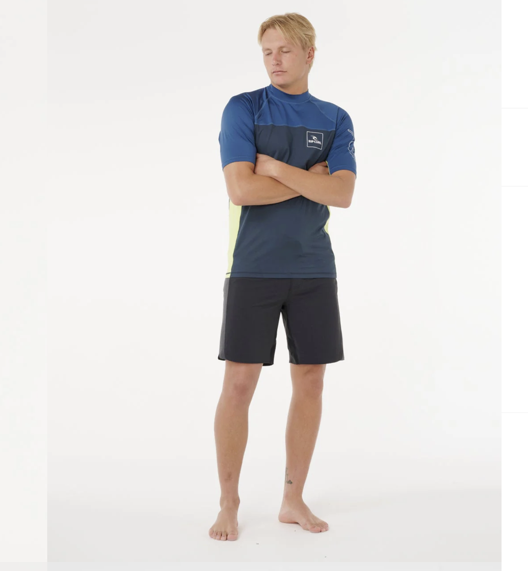 MENS- DRIVE SS UPF50+ RASH SHIRT