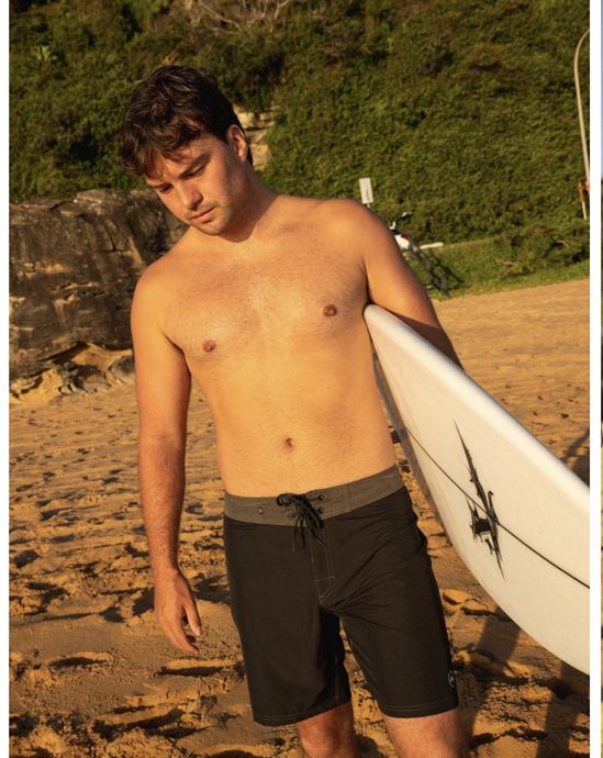 DYNAMITE BOARDSHORTS