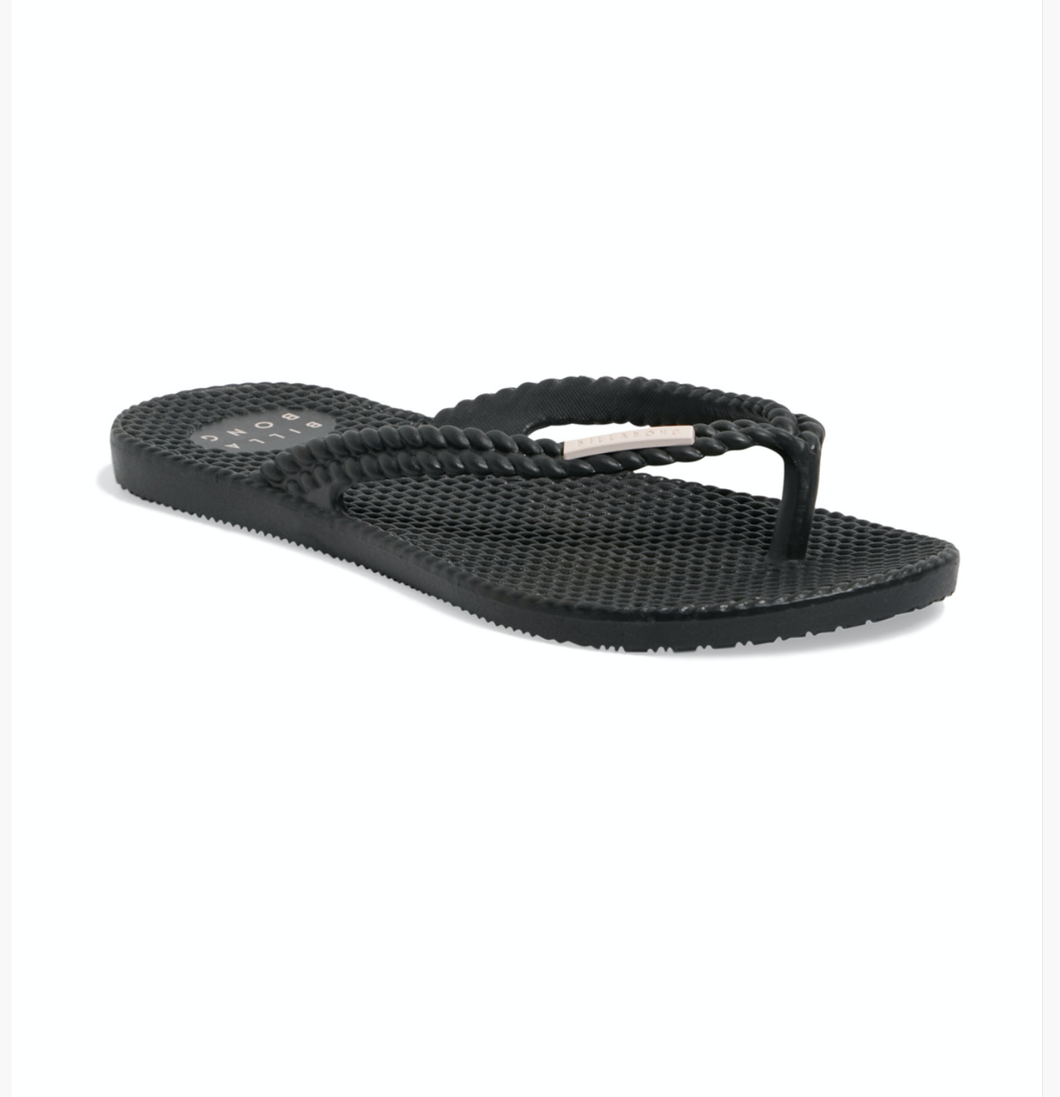 KICKS THONG